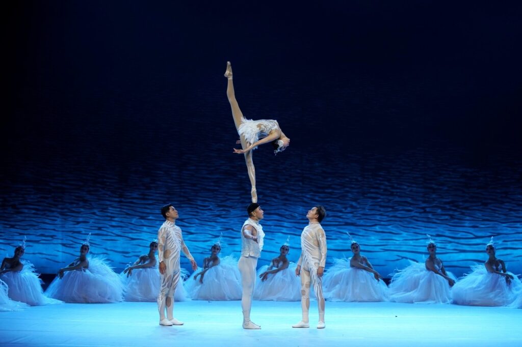"Swan": Το ακροβατικό υπερθέαμα της Κίνας σε Αθήνα και Θεσσαλονίκη